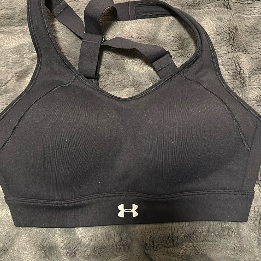 Black under armor sports bra size medium